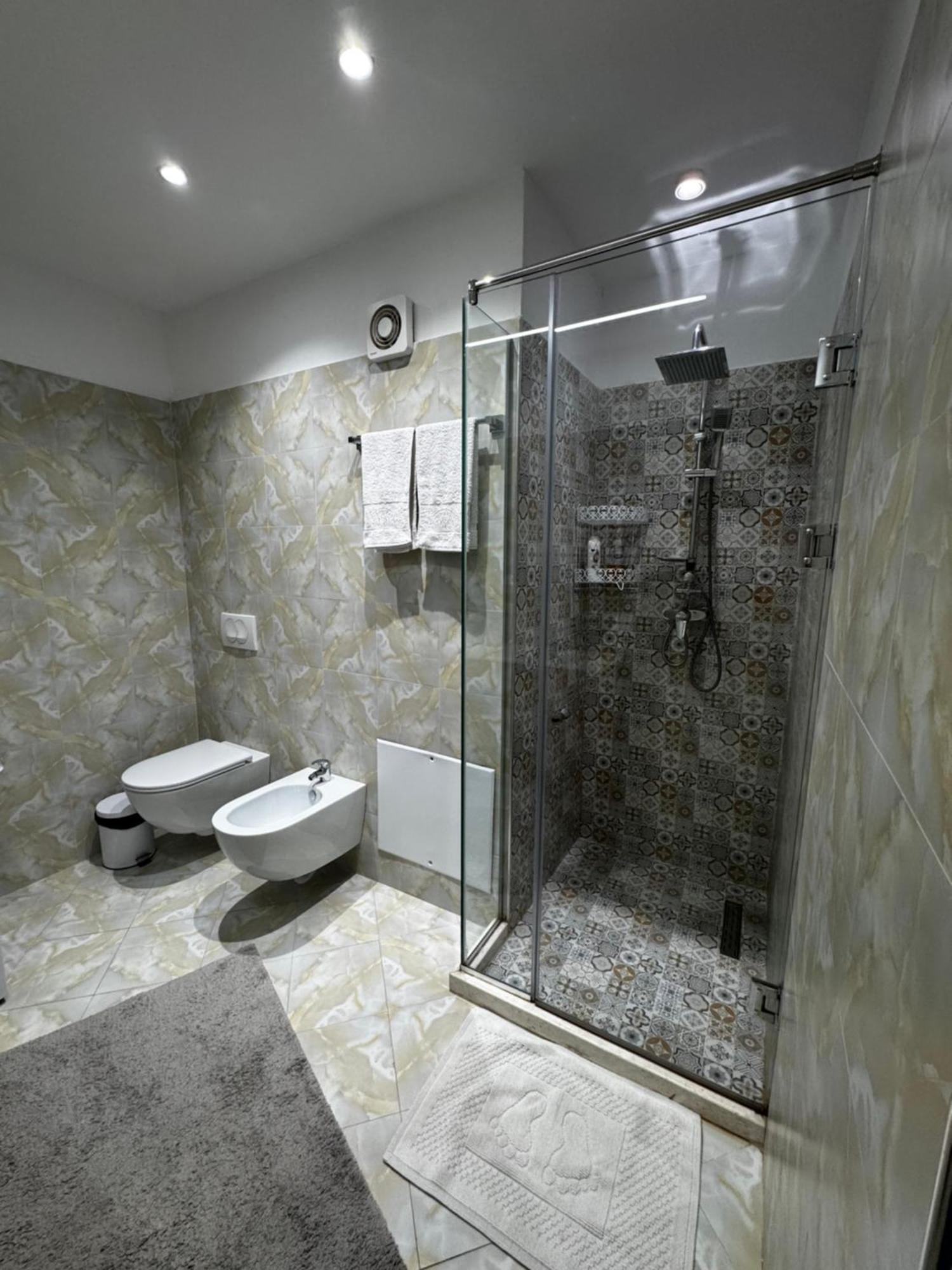 Sky & Sea View Luxury Apartments Дуррес Екстер'єр фото