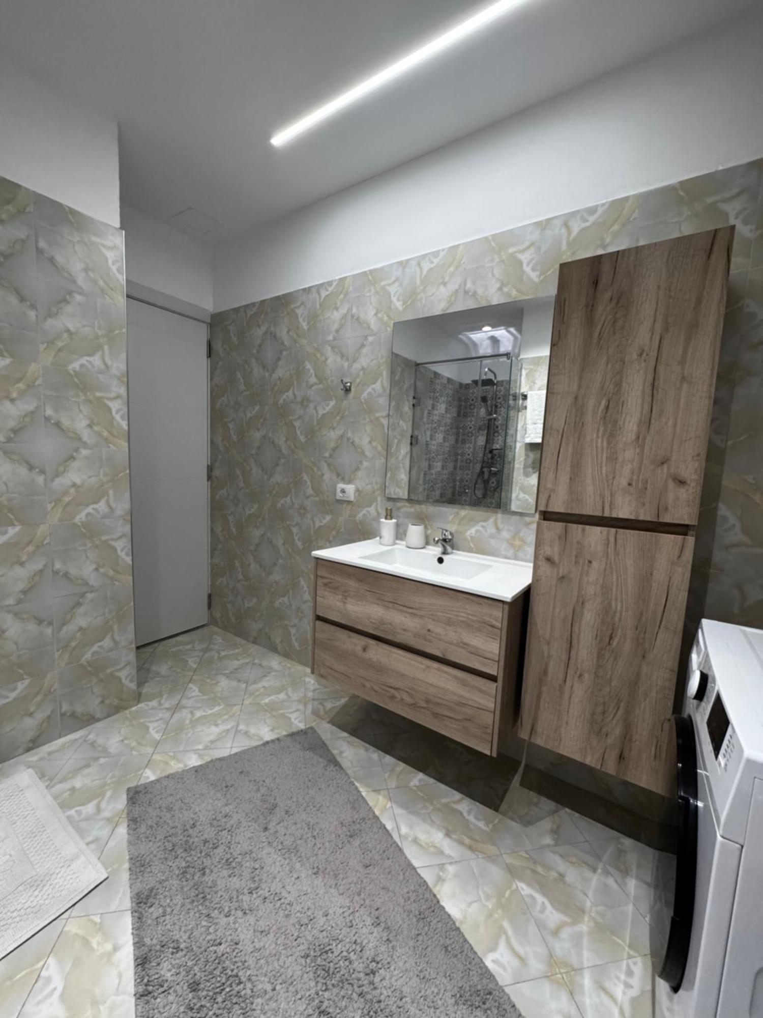 Sky & Sea View Luxury Apartments Дуррес Екстер'єр фото