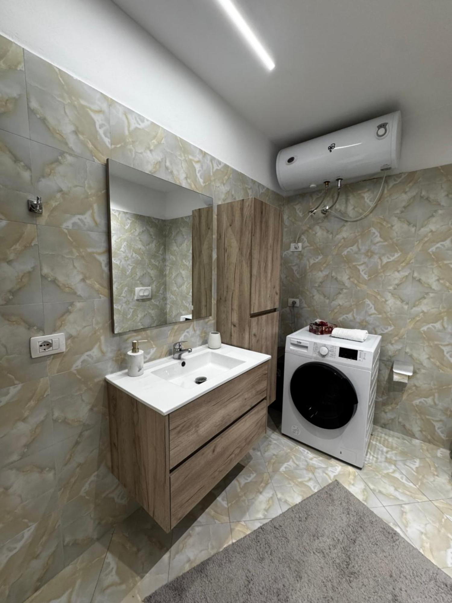 Sky & Sea View Luxury Apartments Дуррес Екстер'єр фото